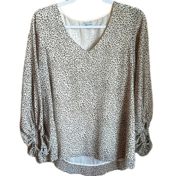 white birch Tops - Women's Animal Print Small Over-sized Blouse​